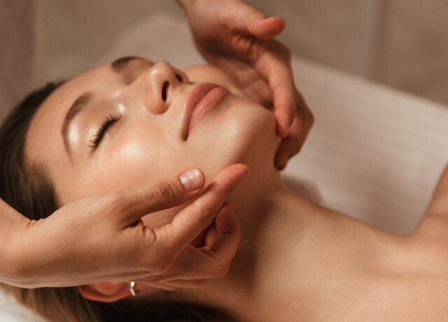 27/06 - TRATTAMENTO VISO GRATUITO E PROMOZIONE SOLARI
